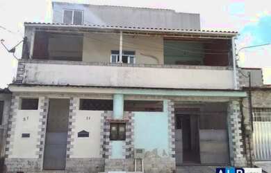 Imagem: A casa possui 2 Dormitórios, 1 Banheiro, 2 Vagas na garagem