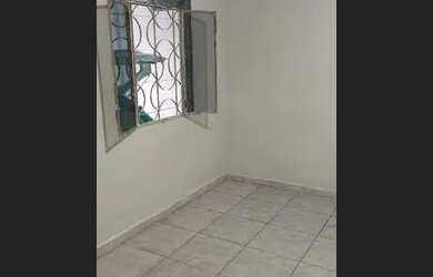 Imagem: A casa possui 2 Dormitórios, 2 Banheiros, 1 Vaga na garagem