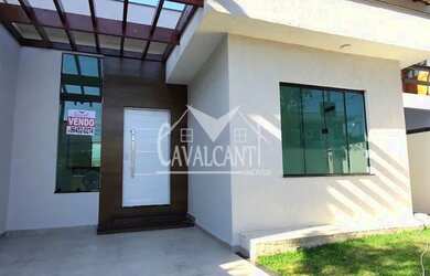 Imagem: A casa possui 3 Dormitórios, 2 Banheiros, 1 Vaga na garagem