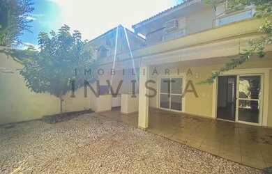 Imagem: A casa em condomínio possui 3 Dormitórios, 4 Banheiros, 2