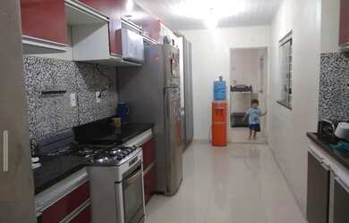 Imagem 2: Casa no Conjunto Manoa. Piscina, Varanda, 2 Vagas na garageme3 Dormitórios