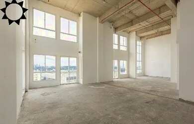 Imagem: O depósito possui 2 Vagas na garagem e 483m² de Área e está