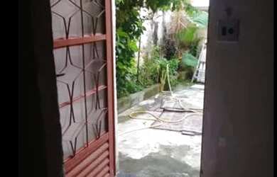 Imagem 1: 2Casas por 70 mil no mesmo quintal na vila Kennedy