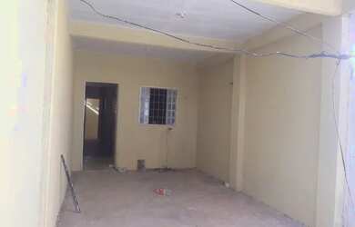 Imagem: A casa possui 1 Dormitório, 1 Banheiro, 1 Vaga na garagem e