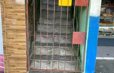 Imagem: A casa possui 2 Dormitórios e 1 Banheiro e está localizado