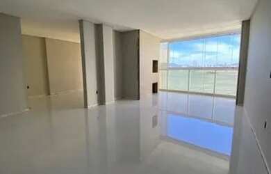 Imagem: O apartamento possui 4 Dormitórios, 5 Banheiros, 3 Vagas na