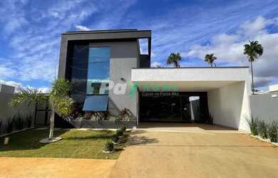 Imagem: A casa em condomínio possui 3 Dormitórios, 3 Banheiros, 4