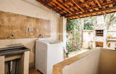 Imagem: O apartamento possui 3 Dormitórios, 1 Banheiro, 2 Vagas na