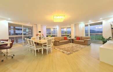 Imagem: O apartamento possui 3 Dormitórios, 4 Banheiros, 2 Vagas na