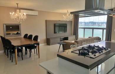 Imagem: O apartamento possui 4 Dormitórios, 5 Banheiros, 2 Vagas na