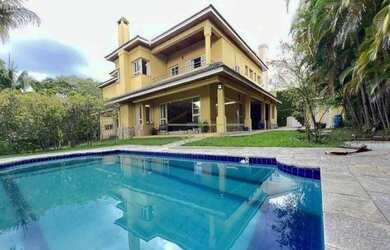 Imagem: A casa em condomínio possui 5 Dormitórios, 5 Banheiros, 5