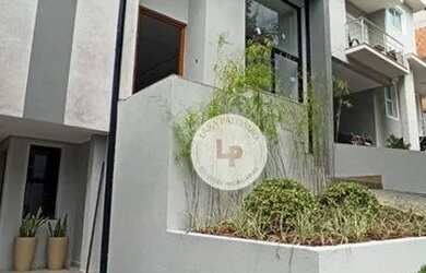 Imagem: A casa em condomínio possui 3 Dormitórios, 4 Banheiros, 2