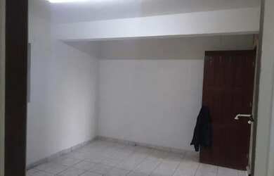 Imagem: A kitnet possui 1 Dormitório, 1 Banheiro e está localizado