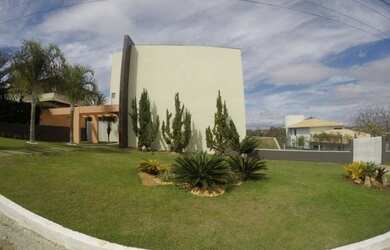 Imagem: A casa em condomínio possui 3 Dormitórios, 4 Banheiros, 5