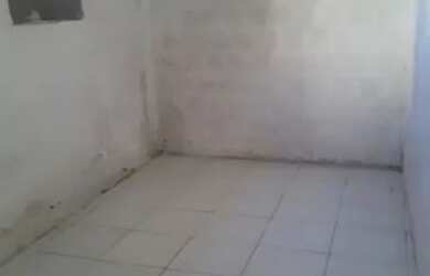 Imagem: A casa possui 1 Dormitório, 1 Banheiro, 30m² de Área e está