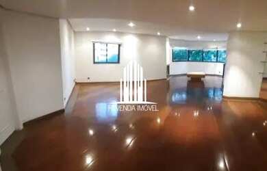 Imagem: O apartamento possui 5 Dormitórios, 5 Banheiros, 4 Vagas na