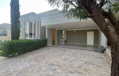 Imagem: A casa em condomínio possui 3 Dormitórios, 5 Banheiros, 4