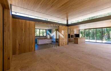 Imagem: A casa em condomínio possui 5 Dormitórios, 5 Banheiros, 5