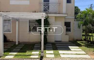 Imagem: A casa em condomínio possui 3 Dormitórios, 3 Banheiros, 2