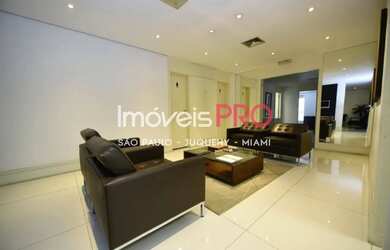 Imagem: O depósito possui 2 Vagas na garagem, 218m² de Área e está