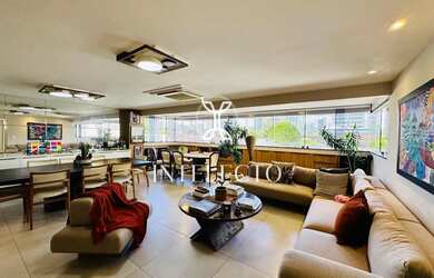 Imagem: O apartamento possui 4 Dormitórios, 5 Banheiros, 2 Vagas na