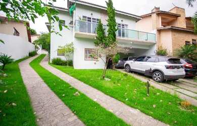 Imagem: A casa em condomínio possui 3 Dormitórios, 5 Banheiros, 4