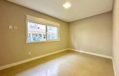 Imagem 14: VENDO CASA NA BEIRA MAR DE CAPÃO DA CANOA COM 03 DORMITÓRIOS SENDO 02...