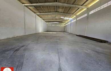 Imagem 2: Galpão para Locação em Salvador, Pirajá, 3 banheiros, 5 vagas