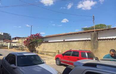 Imagem: Casa a Venda no Centro de Montes Claros