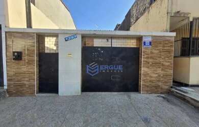 Imagem: A casa possui 2 Dormitórios, 2 Banheiros, 2 Vagas na garagem