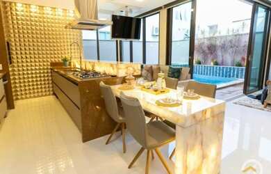 Imagem: A casa em condomínio possui 4 Dormitórios, 5 Banheiros, 4