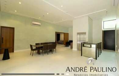 Imagem: A casa em condomínio possui 4 Dormitórios, 1 Banheiro, 1 Vaga