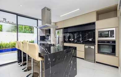 Imagem 9: Deslumbrante casa em condomínio no Santa Cândida