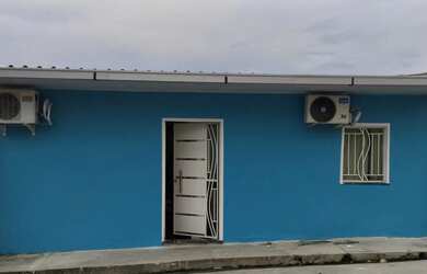 Imagem: A casa possui 4 Dormitórios, 2 Banheiros, 144m² de Área