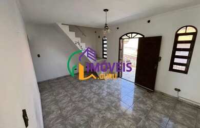 Imagem: A casa possui 4 Dormitórios, 3 Banheiros, 5 Vagas na garagem