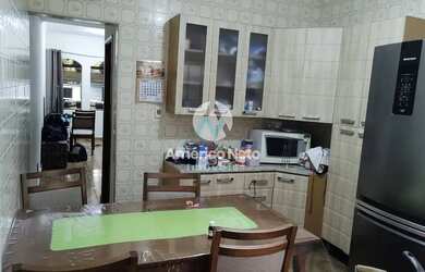 Imagem: A casa possui 3 Dormitórios, 3 Banheiros, 1 Vaga na garagem