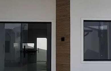 Imagem: A casa possui 2 Dormitórios, 2 Banheiros, 2 Vagas na garagem