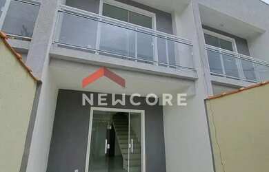 Imagem: A casa possui 2 Dormitórios, 3 Banheiros, 1 Vaga na garagem