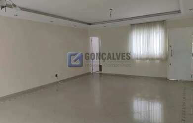 Imagem: A casa possui 3 Dormitórios, 3 Banheiros, 5 Vagas na garagem