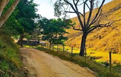 Imagem: A fazenda possui 1.000m² de Área, Imóvel novo e está localizado