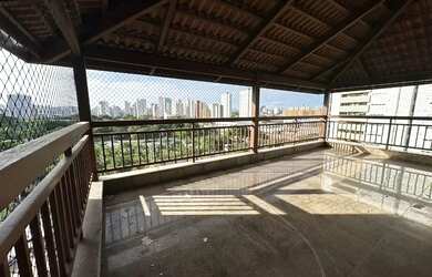 Imagem: O apartamento possui 4 Dormitórios, 5 Banheiros, 4 Vagas na