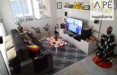 Imagem: A casa possui 3 Dormitórios, 3 Banheiros, 3 Vagas na garagem