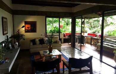 Imagem: A casa em condomínio possui 3 Dormitórios, 4 Banheiros, 180m²