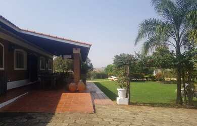 Imagem 14: Casa de condomínio. Piscina, Churrasqueira, VarandaeLareira