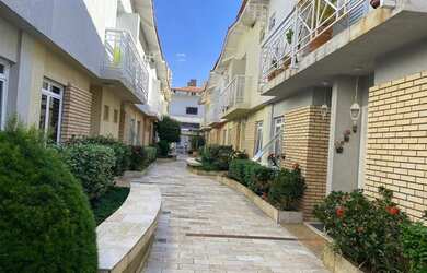 Imagem: A casa em condomínio possui 3 Dormitórios, 2 Banheiros, 2