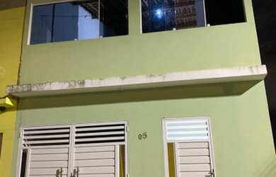 Imagem: A casa possui 2 Dormitórios, 1 Banheiro, 1 Vaga na garagem