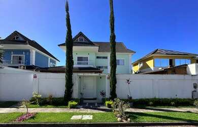 Imagem: A casa em condomínio possui 5 Dormitórios, 5 Banheiros, 3