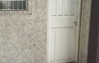 Imagem: A casa possui 2 Dormitórios, 1 Banheiro e 1 Vaga na garagem