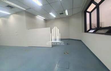 Imagem: O depósito possui 2 Vagas na garagem, 87m² de Área e está