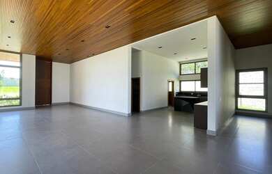 Imagem: A casa em condomínio possui 3 Dormitórios, 5 Banheiros, 5